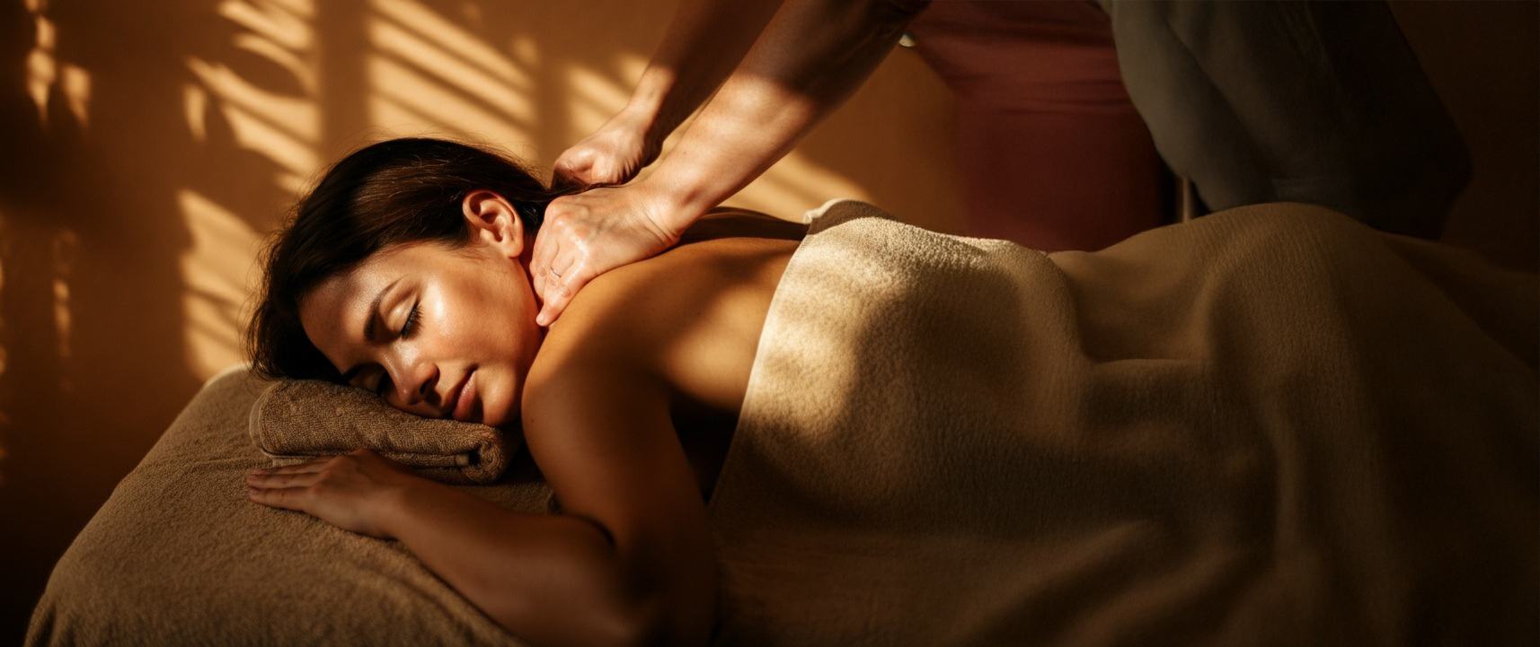 Un moment de massage du corps, dans l’univers du Massage des 5 Continents